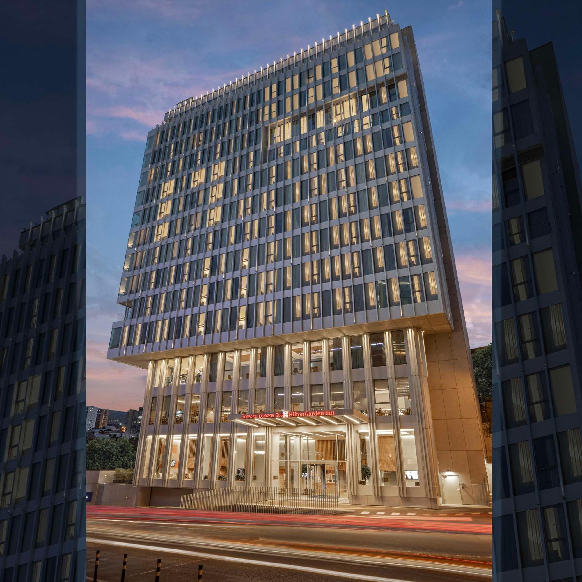 Hilton Garden Inn Tbilisi Riverview Exterior foto