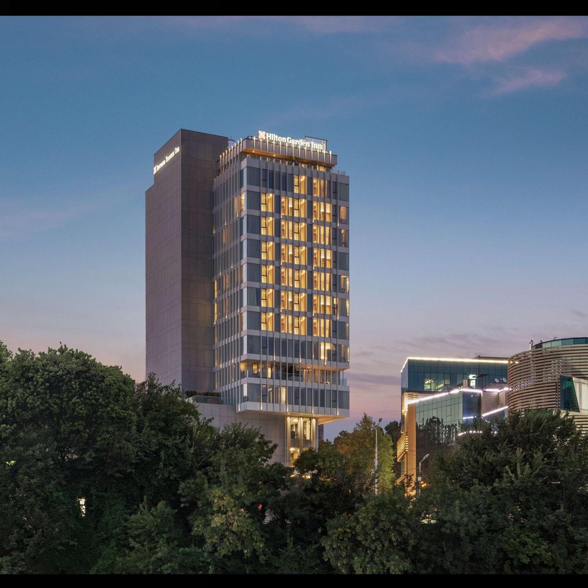 Hilton Garden Inn Tbilisi Riverview Exterior foto